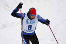 В среду состоялась лыжная эстафета среди взрослых и детских команд. Состязания прошли в спортивно-оздоровительном комплексе «Биатлон». В 10 часов, в гонке на три километра, стартовали мужчины, в 11-30 бежали женщины, на дистанции в два километра. В итоге у команды «Газпром трансгаз Ухта» у женщин четвертое общекомандное место, у мужчин шестое. А вот юные спортсмены не подвели, по итогам гонки заняли второе место.