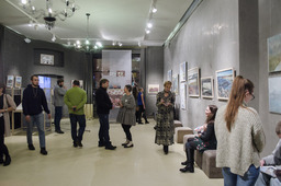 19 декабря в центре культуры «Красный угол» г. Вологды открылась выставка по итогам художественного пленэра визуальных искусств «Клюква. Берега»