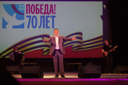 Газовики подарили ветеранам города праздничный концерт российских звезд Рената Ибрагимова и Натальи Банновой