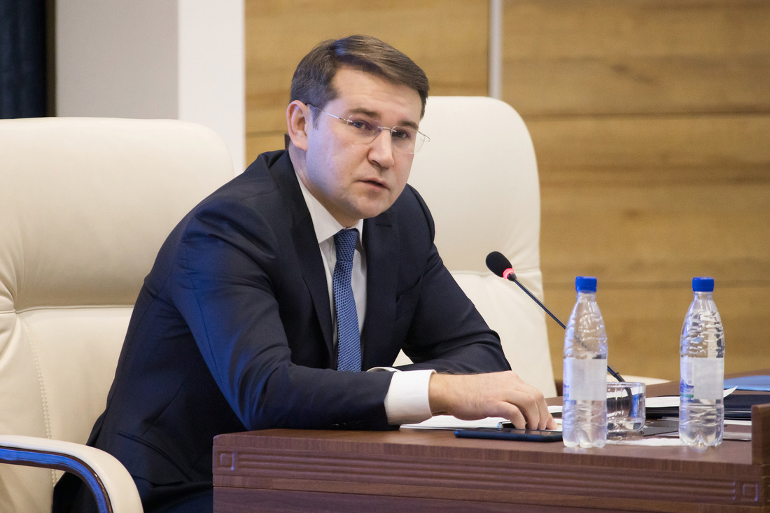 Александр Гайворонский, генеральный директор ООО «Газпром трансгаз Ухта» открывает совещание