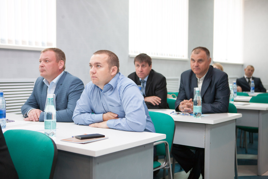 Участники семинара-совещания начальников диспетчерских служб ООО «Газпром трансгаз Ухта» «Повышение надежности и энергоэффективности транспорта газа»