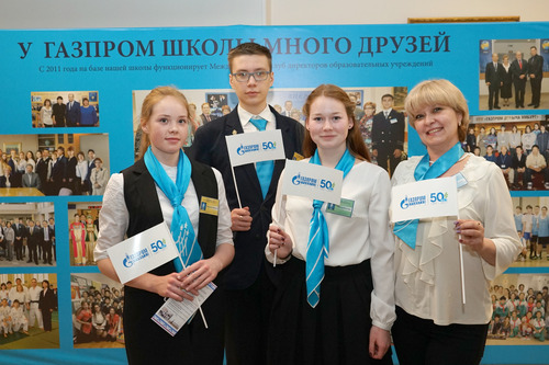 Анастасия Панюкова, Борис Кореньков, Виктория Чупрова со своим педагогом