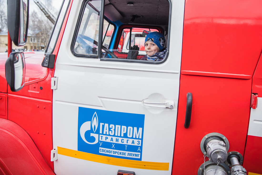 Автомобиль ведомственной пожарной части Сосногорского ЛПУМГ