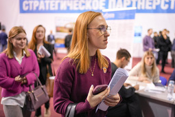 На ярмарке вакансий дочерних обществ и организаций ПАО «Газпром» студенты смогли напрямую задать вопросы потенциальным работодателям. 7 декабря 2023 год, г. Ухта (Республика Коми).