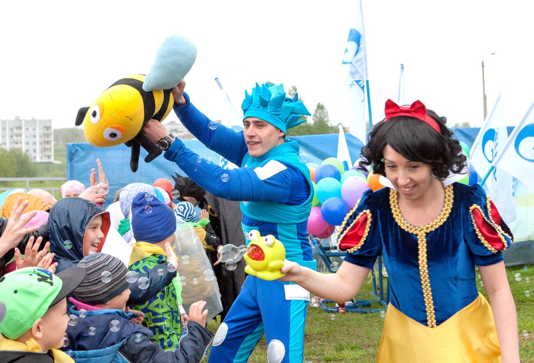 Сказочные герои открыли Год кино в детском спортивно-оздоровительного лагеря «Радуга» для детей сотрудников ООО «Газпром трансгаз Ухта»