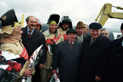 Рем Вяхирев с Александром Лукашенко, сварка первого стыка газопровода «Ямал — Европа», 1996 год