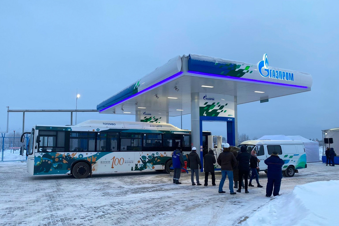 Торжественное открытие газозаправочной станции «Газпром газомоторное топливо»