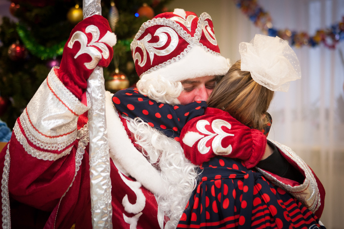 «Это мой лучший Новый год, Дедушка Мороз!» — волонтеры Совета молодых специалистов поздравили детей детского дома.
