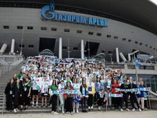 Участники VI слёта учащихся Газпром-классов посетили утреннюю зарядку на Газпром Арене. 14-19 мая 2023 год, г. Санкт-Петербург.