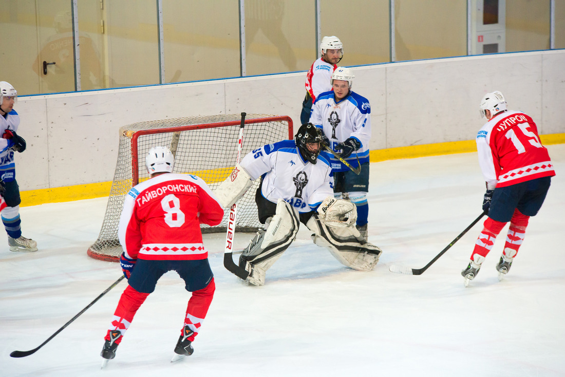 6 и 7 мая состоялся финальный этап корпоративного турнира по хоккею с шайбой на кубок ООО «Газпром трансгаз Ухта». Игровой момент
