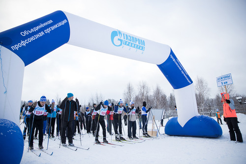 Массовый старт участников «Лыжни России — 2017» на дистанции 5 километров