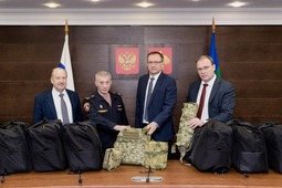 Заместитель генерального директора ООО «Газпром трансгаз Ухта» по корпоративной защите Владимир Михайлович Прохоров, начальник Управления Росгвардии по Республике Коми полковнику полиции Алексей Петрович Петренко, генеральный директор ООО «Газпром трансгаз Ухта» Андрей Дмитриевич Баранов и заместитель генерального директора ООО «Газпром трансгаз Ухта» по общим вопросам Владимир Иванович Блохин. 3 июня 2025 года, г. Ухта (Республика Коми).