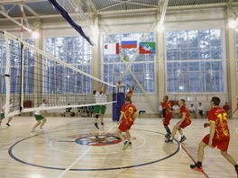 После торжественного открытия состоялся турнир по волейболу между корпоративными командами города (фото предоставлено пресс-службой Правительства Вологодской области)