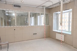 Площадь ремонтируемых помещений в Ухтинском межтерриториальном родильном доме составляет около пяти тысяч квадратных метров