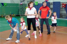 В Переславле 21 июня 2013 г. в физкультурно-оздоровительном комплексе собрались самые активные работники Переславского ЛПУМГ ООО «Газпром трансгаз Ухта» и их семьи, чтобы принять участие в спортивном празднике «Папа, мама, я — спортивная семья»