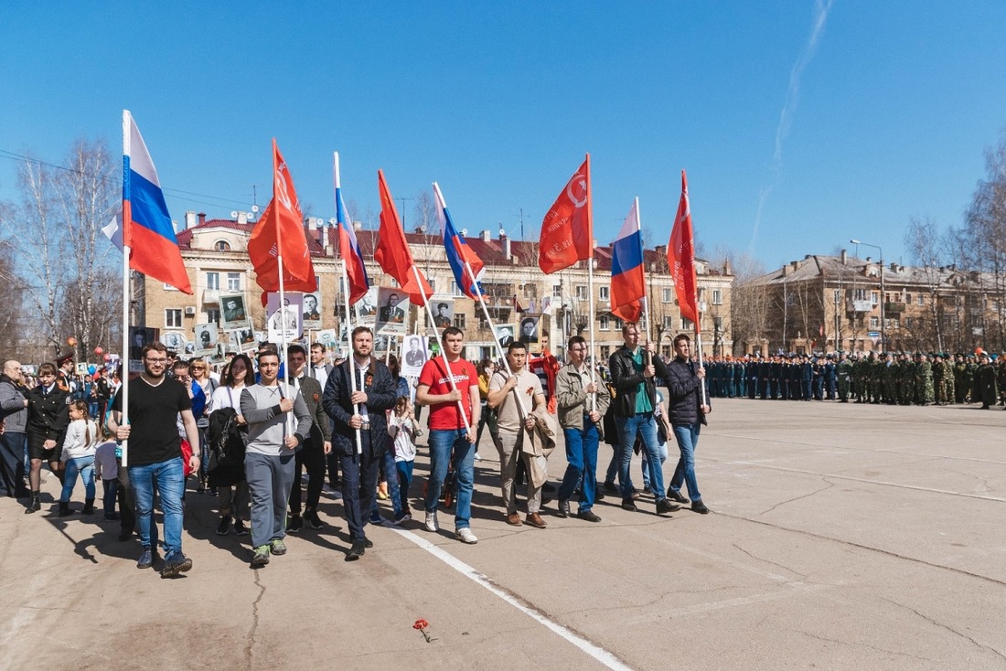 Шествие по Первомайской площади в Ухте