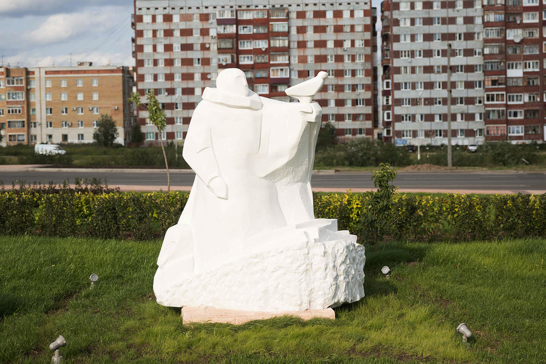 Скульптура «Остров» от Сергея Разманова