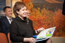 26 декабря в Ухте прошла презентация новой детской книги «Путешествие с северным газом». Книга приурочена к 50-летию ООО «Газпром трансгаз Ухта» и завершает цикл юбилейных изданий, выпущенных в этом году.