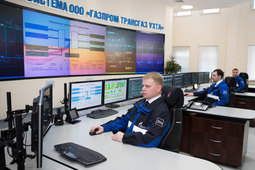 Докладывает начальник диспетчерской службы ООО «Газпром трансгаз Ухта» Иван Каплин. Все системы работают в штатном режиме, давление в газопроводах составляет 120 атмосфер, газ поступает в объёме 264 миллиона кубометров в сутки