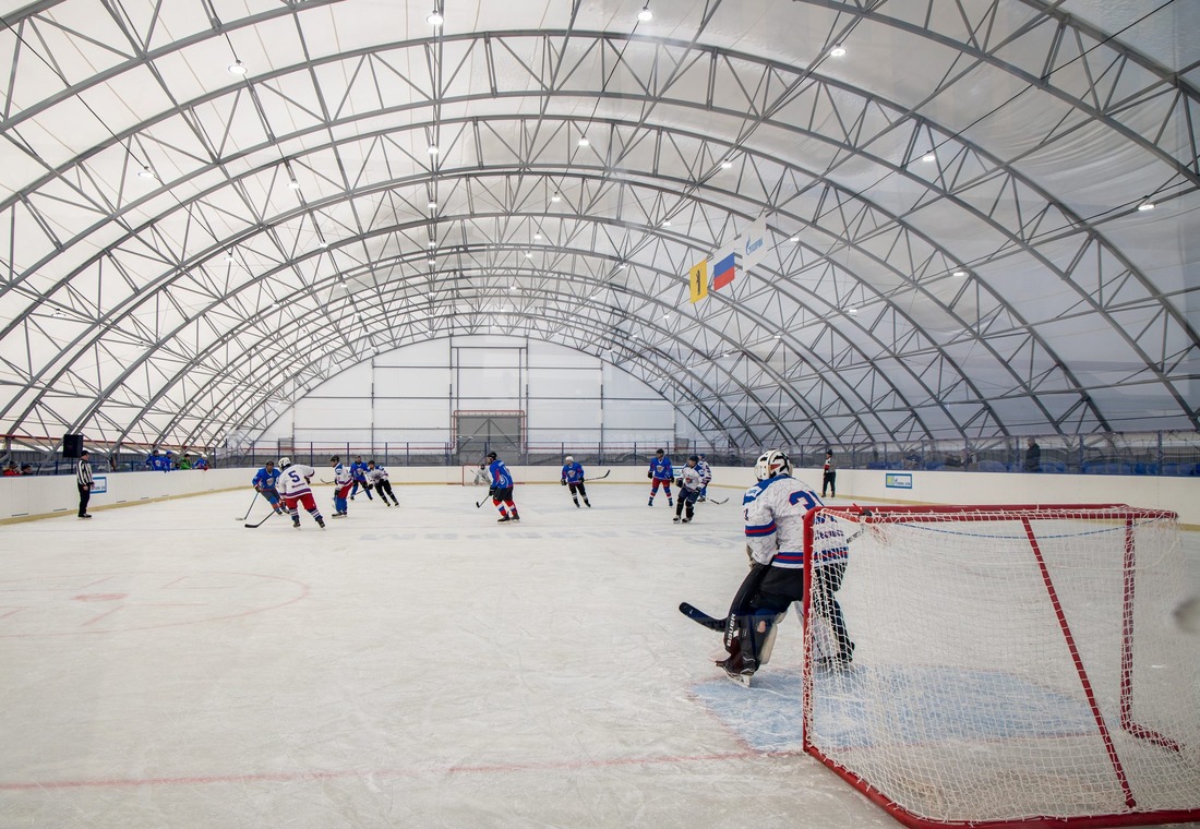 Первый товарищеский хоккейный матч между командой «Волга» и командой Мышкинского ЛПУМГ ООО «Газпром трансгаз Ухта» закончился со счетом 5:1