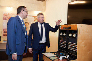 Андрей Дмитриевич посетил экспозицию, посвященную истории создания и развития Управления связи ООО «Газпром трансгаз Ухта»