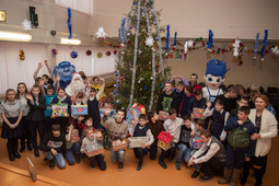 Третий год специалисты Совета молодых работников и сотрудники ООО «Газпром трансгаз Ухта» дарят тепло акции «Добрые подарки»