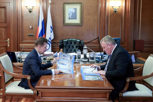 Алексей Миллер и Сергей Гапликов во время рабочей встречи
