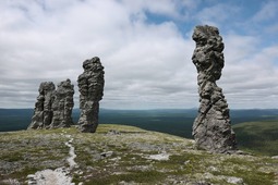 Известный геологический памятник Маньпупунёр находится на территории Печоро-Илычского заповедника