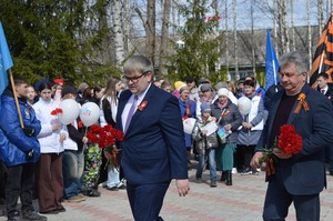 Торжественное открытие военно-мемориального объекта в сквере у памятного знака «Содружество фронта и тыла». 8 мая 2025 года, г. Микунь (Республика Коми).
