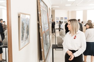 Открытие выставки «Эхо Победы: искусство, вдохновлённое подвигом», посвящённая 80-летию Великой Победы и Году защитника Отечества в России. 6 мая 2025 года, г. Ухта (Республика Коми).