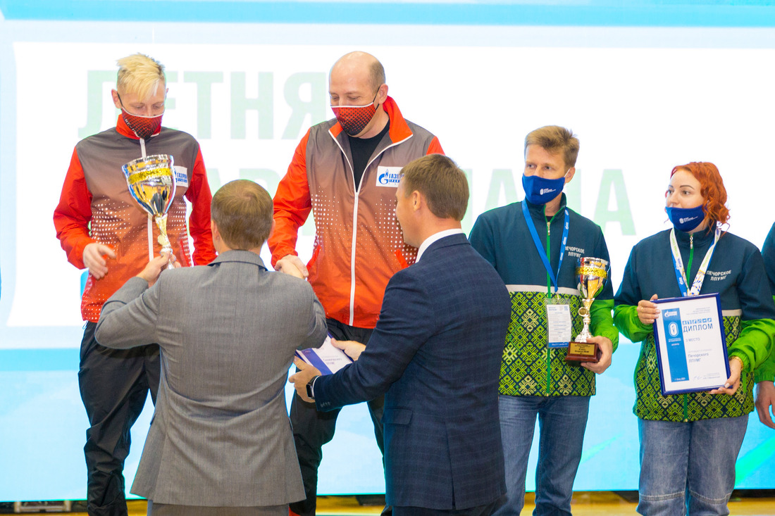 На церемонии закрытия Спартакиады были награждены спортсмены как в индивидуальных, так и в командных зачётах