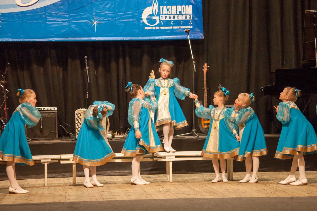 Открытием фестиваля стал детский хореографический ансамбль «Каприз» — обладатель Гран-при в детской категории (Мышкинское ЛПУМГ ООО «Газпром трансгаз Ухта»)