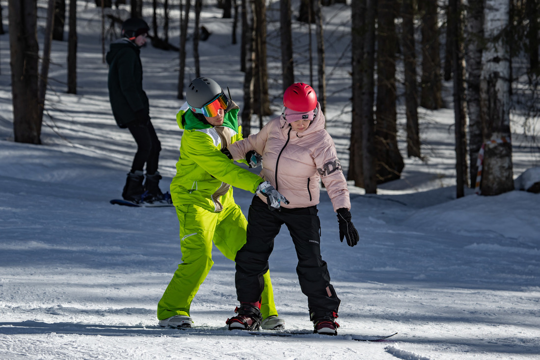 Участники побывали на мастер-классах по горным лыжам и сноуборду