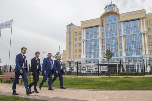 В рамках праздничных мероприятий почетные гости посетили новое административное здание ООО «Газпром трансгаз Ухта»