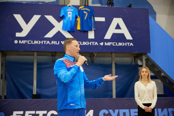 Благотворительный турнир по футзалу памяти Антона Лаврова. Заместитель генерального директора по управлению персоналом ООО «Газпром трансгаз Ухта» Евгений Владимирович Гусев открывает мероприятие.
