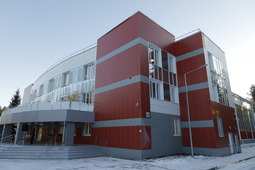 Физкультурно-оздоровительный комплекс построен в рамках Соглашения о сотрудничестве между ПАО «Газпром» и Правительством Вологодской области (фото предоставлено пресс-службой Правительства Вологодской области)