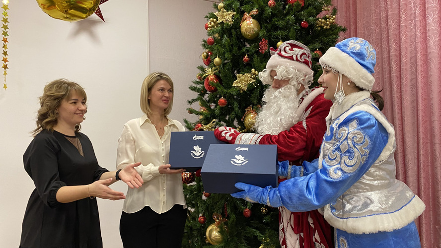 В этом году сотрудники ООО «Газпром трансгаз Ухта» вручили более 450 «теплых» подарков