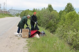 В Управлении технологического транспорта и специальной техники (УТТ и СТ) ООО «Газпром трансгаз Ухта» проходит много мероприятий с экологической направленностью, но главным мероприятием, реализующимся каждый год, является очищение прибрежной зоны озера в п. Озерный и р. Печоры в г. Вуктыл от накопившегося мусора.