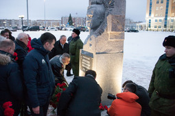 21 декабря в Ухте открыли памятник Герою России, офицеру Александру Алексееву, погибшему в Чечне при исполнении воинского долга